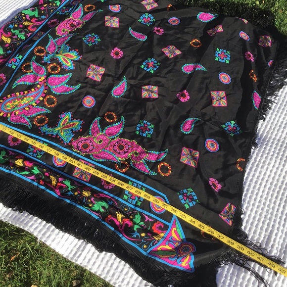 Bob🎭 Mackie Large Silk Fringe Scarf EUC - Picture 5 of 8